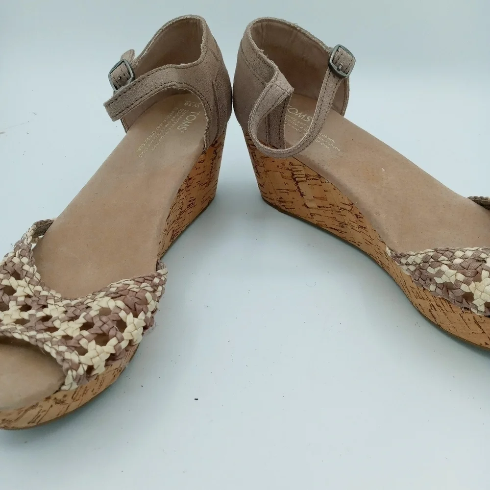 Tom's Stucco Satin Platform Cork Wedge Sandal. Ankle Strap Size 10